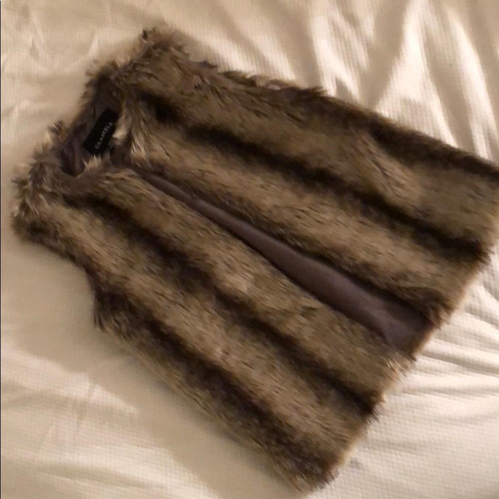 Super cute faux fur vest